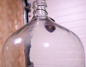 clean demijohn